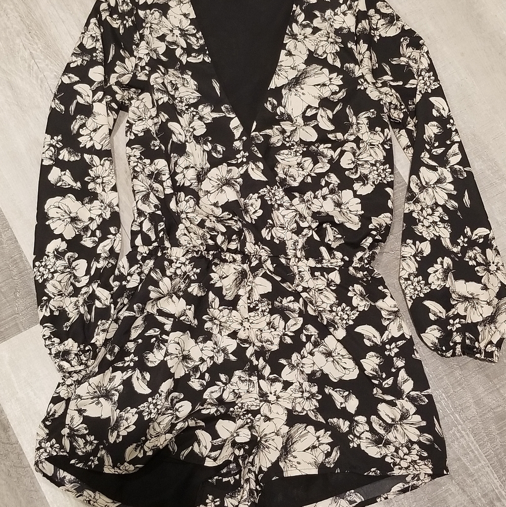 Love Sadie Black Floral lined Long sleeved Romper